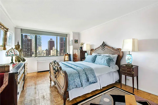 Sold by William Raveis Real Estate | media 15