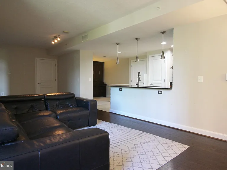 2451 Midtown Ave #305 — Photo 15