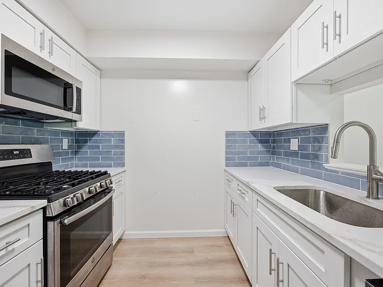 Kitchen - all new appliances