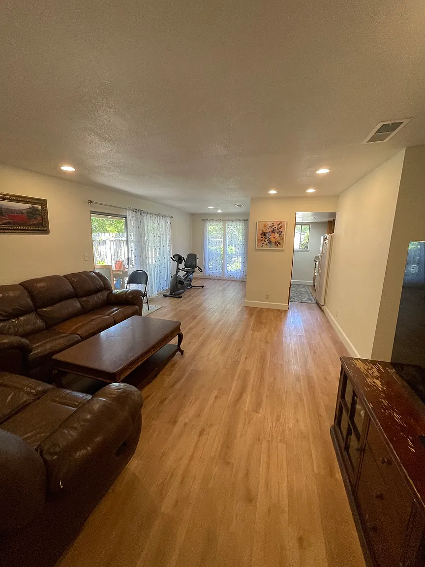 21085 White Fir Ct photo 1
