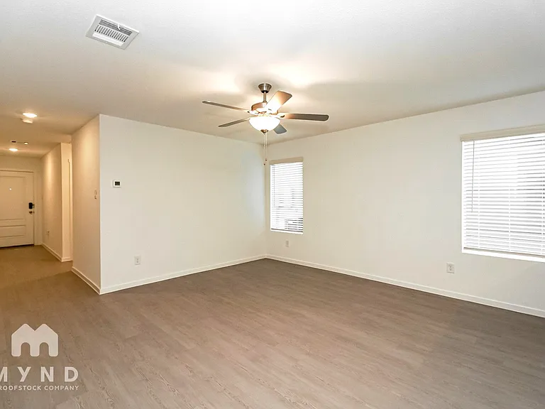 2656 Mistwood Dr — Photo 12