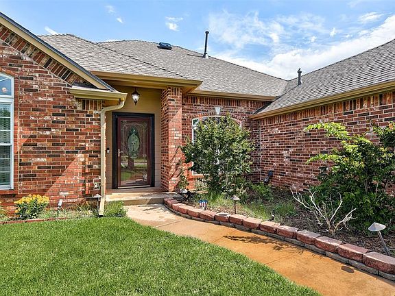 4th image of 7529 NW 133rd St