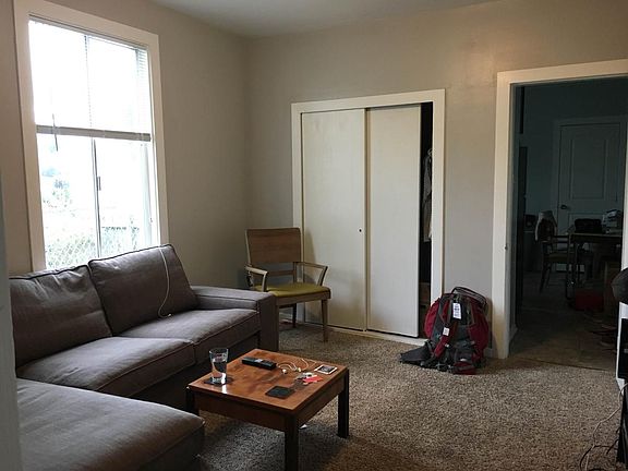 3rd image of 745 Elizabeth St