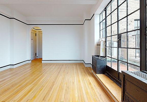 5th image of 1 Christopher St APT 10J