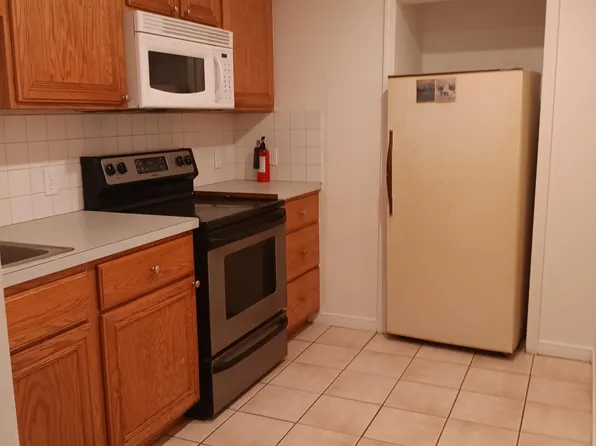 608 N Saginaw St APT 1, Lapeer, MI 48446