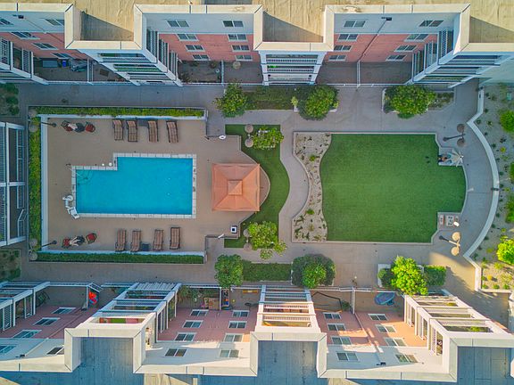 3rd image of 3740 Santa Rosalia Dr APT 221