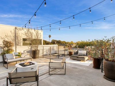 6687 W Daychar Dr, Los Angeles, CA, 90028