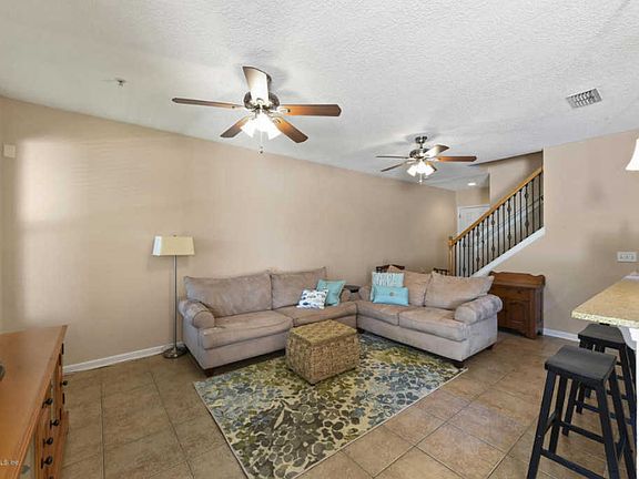 5th image of 457 Walnut Dr