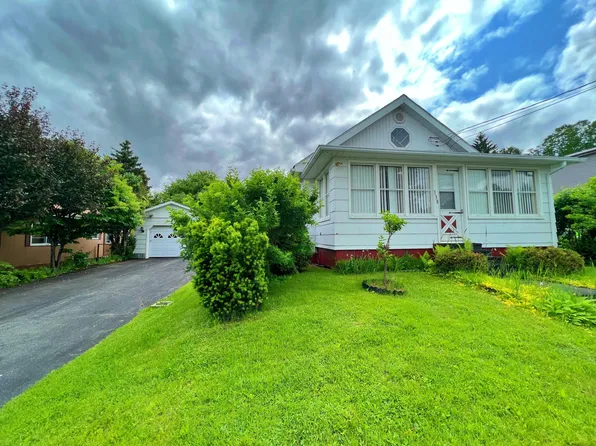 138 13th Avenue, Madawaska, ME 04756