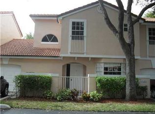 11453 Lakeview Dr, Coral Springs, FL 33071