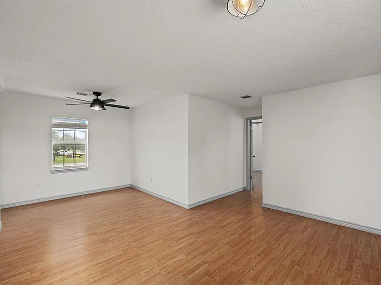 325 E A St — Photo 12