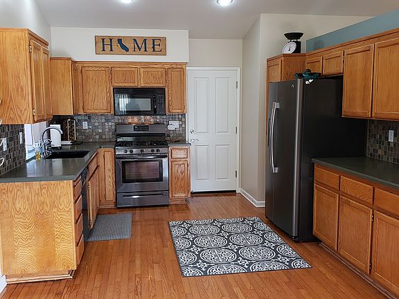 2nd image of 841 Del Mar Dr