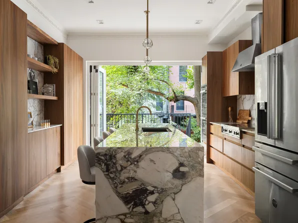 304 West 137th Street image 3 of 25