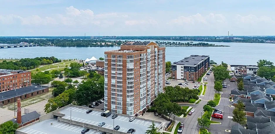 2 bed, 1023 sqft, $2,500 — Photo 3