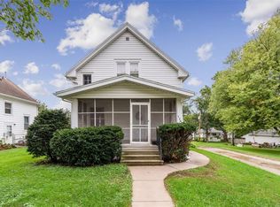 126 19th St NW, Cedar Rapids, IA 52405