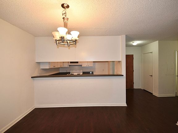 5th image of 4215 Mary Ellen Ave #18271945