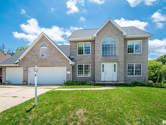 2nd image of 7075 N Aycliffe Dr