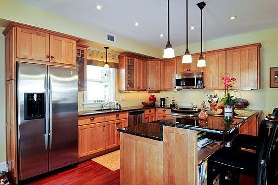 3rd image of 4018 N Hamlin Ave #2