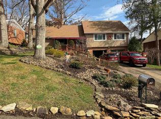 157 Honeysuckle Ln, Huntington, WV