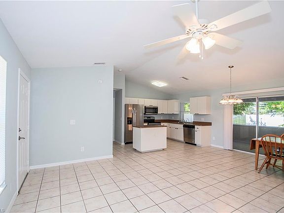 5th image of 4540 SW 13th Ave