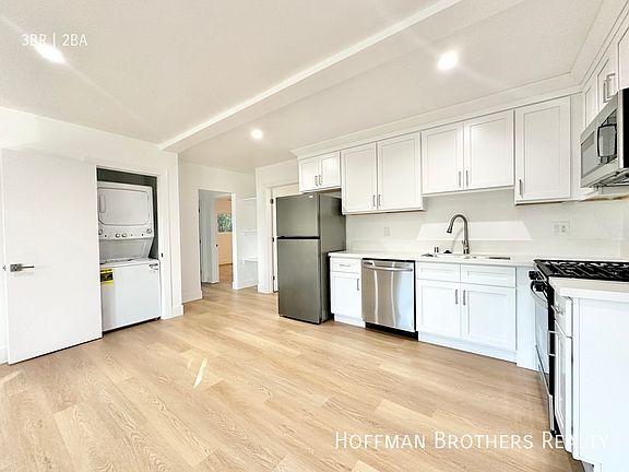 3rd image of 2323 Marathon St #1A