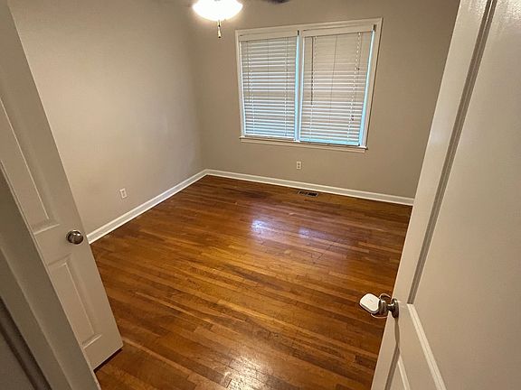 3rd image of 1215 W Park Ave