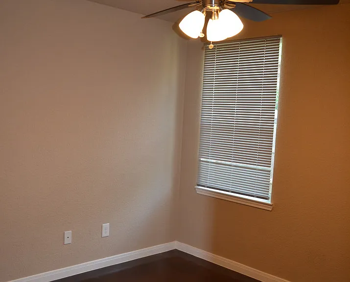 1421 Hopi Trl — Photo 12