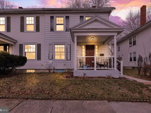 30 N Wayne St, Robesonia, PA 19551