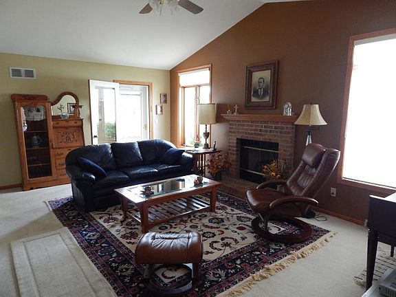 4th image of 2022 Mount Vernon Dr