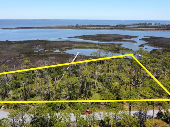 1631 Forsythia Trl, Eastpoint, FL 32328