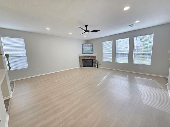 4th image of 15315 Fir Woods Ln