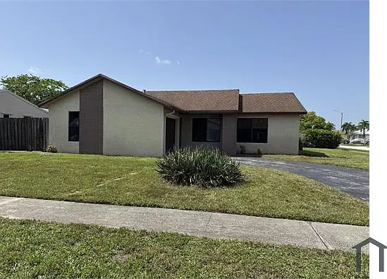 11651 NW 37th Pl — Photo 2