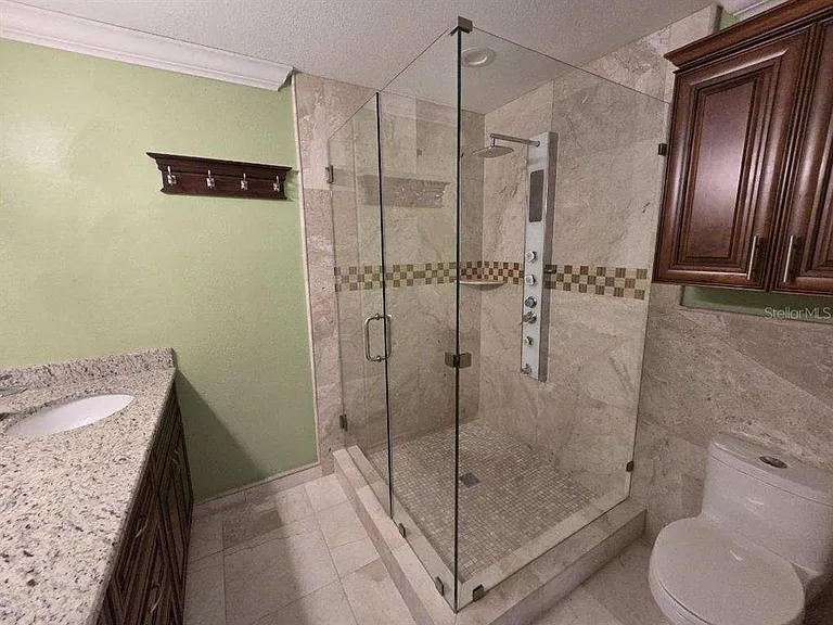 3927 E Eden Roc Cir — Photo 17