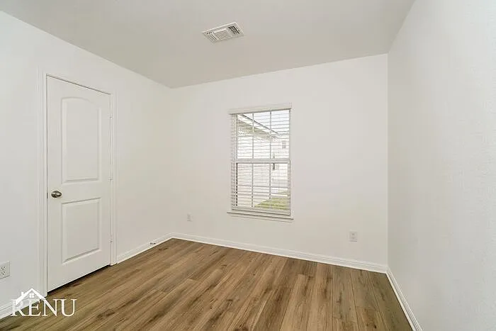 129 Scarborough Bnd — Photo 15
