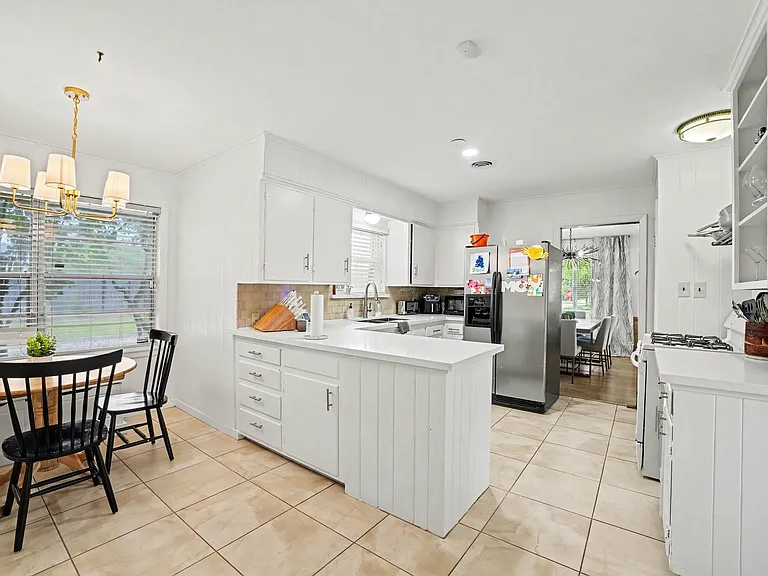 6267 Chevy Chase Dr — Photo 12