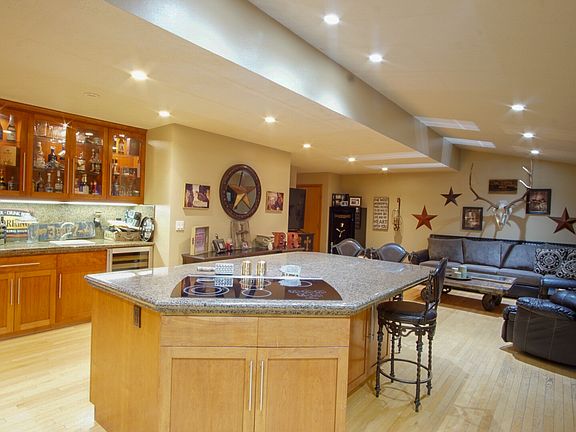 5th image of 223 NE Brennan Ln