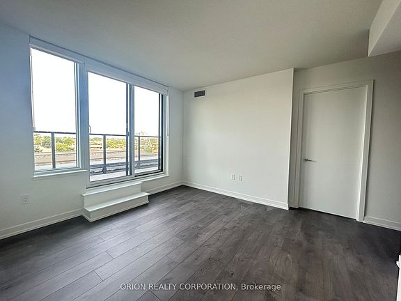 5th image of 556 Marlee Ave #427