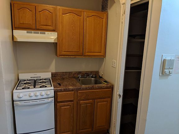 5th image of 1335 50th St APT 3C