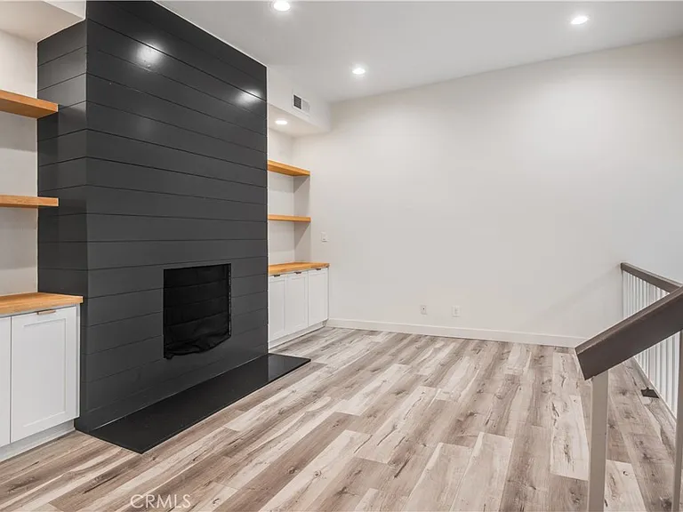 984 Granville Ave — Photo 20