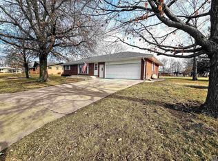 318 N 4th St, Sabetha, KS 66534