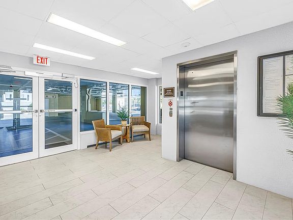 4th image of 3805 GULF BOULEVARD #205