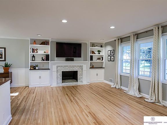 5th image of 3421 S 116th St