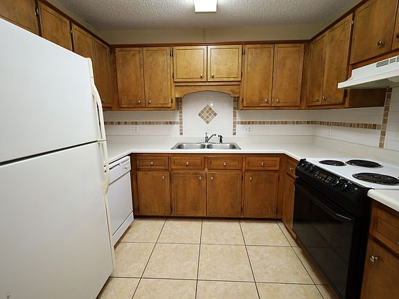 4th image of 6104 Vinnie Dr APT B
