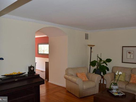 2nd image of 3189 Lindenwood Ln
