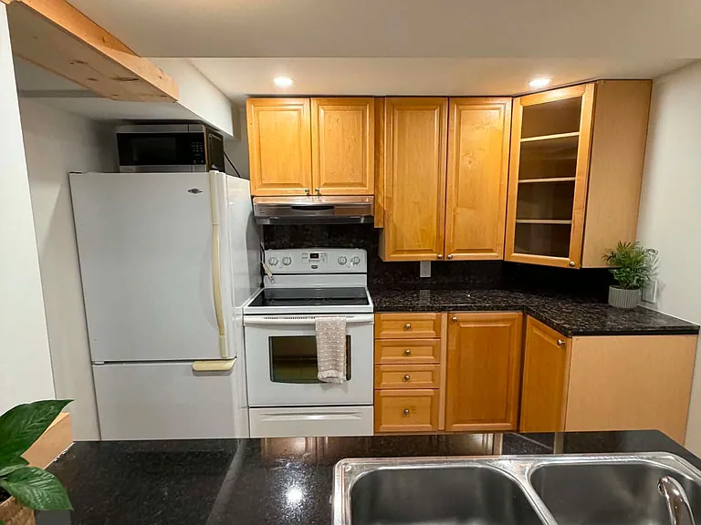 24 Lora St — Photo 8
