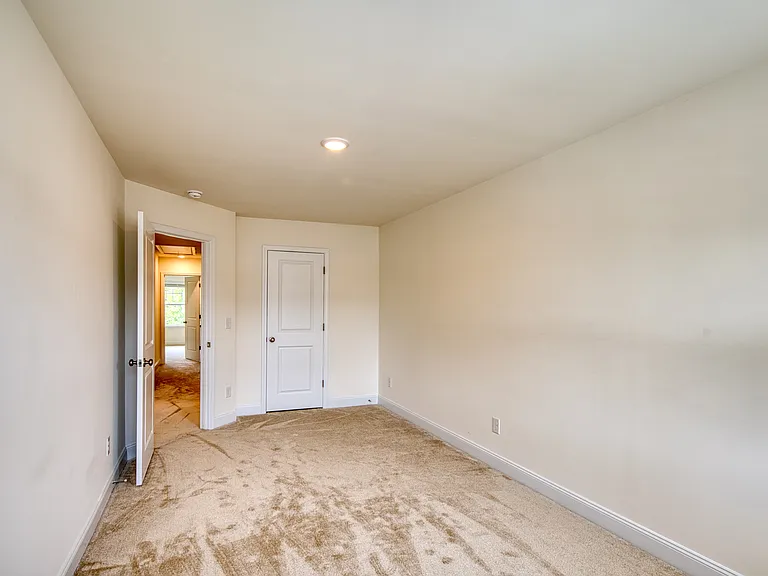 655 Sefton Park Dr — Photo 22