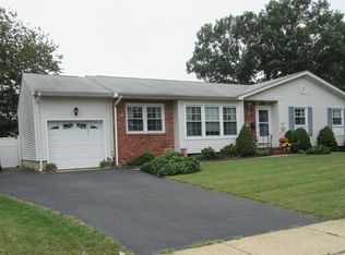 100 Jordan Rd, Brick, NJ 08724