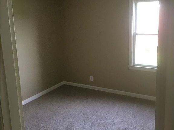 4th image of 506 Freeman Dr