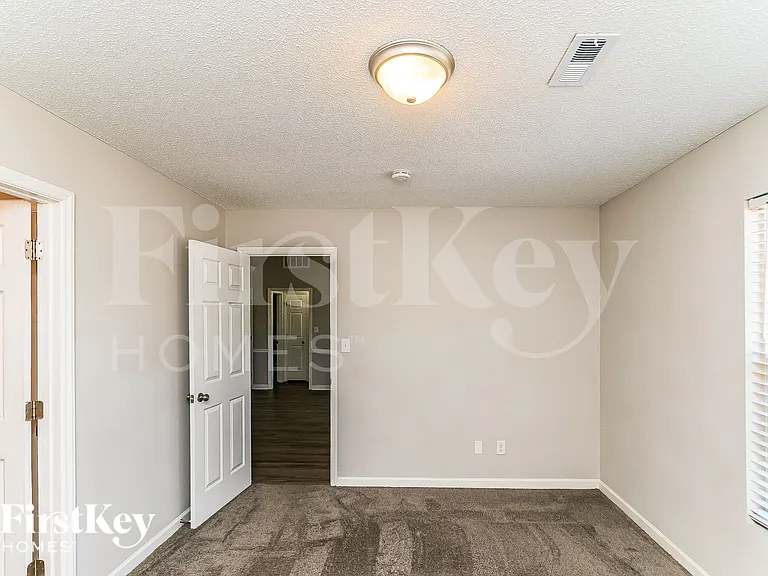 2466 Shadow Valley Rd — Photo 10