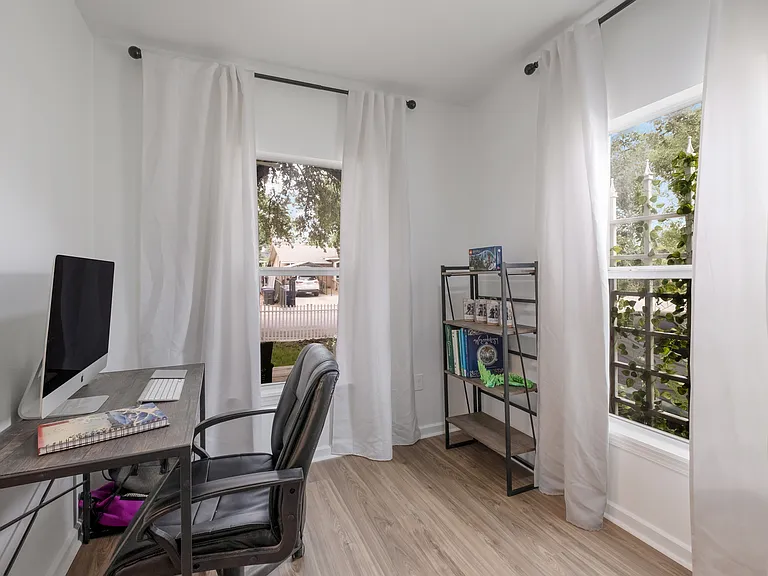 1318 Edison Dr — Photo 10